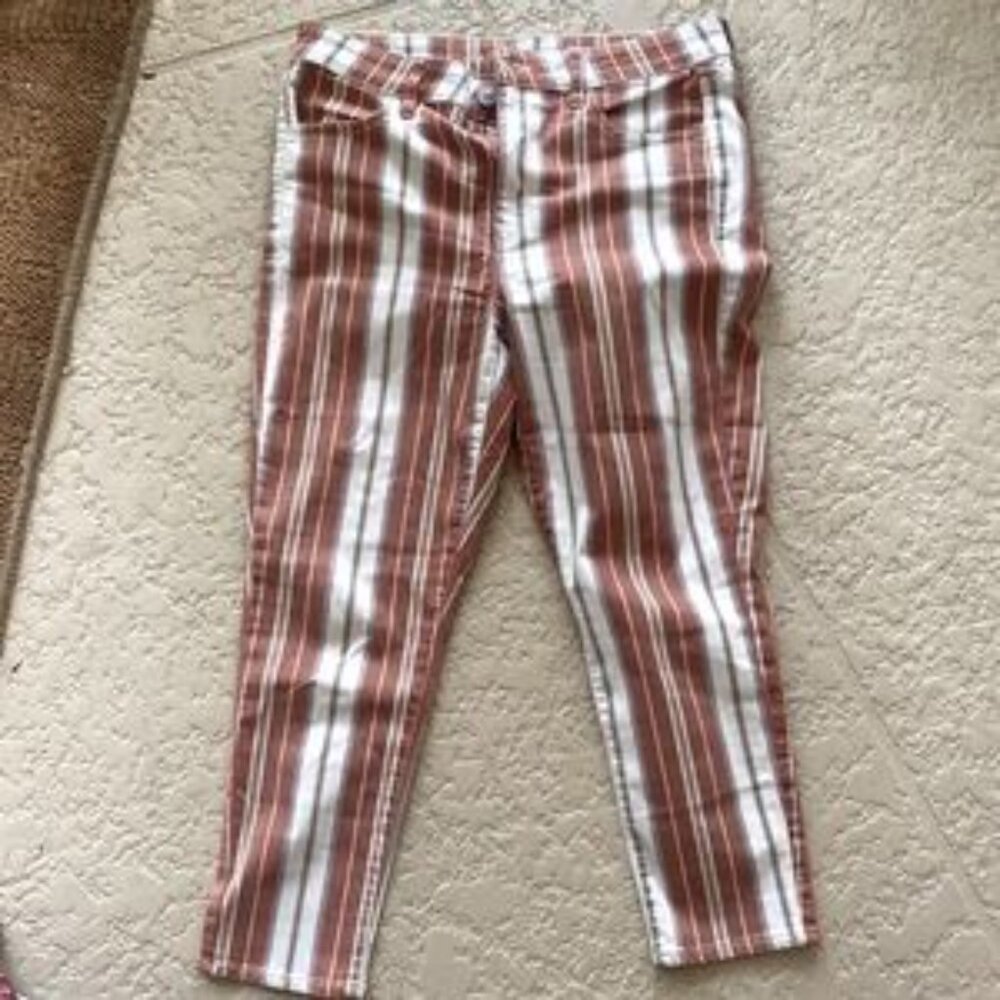 American Eagle High Rise Stretch Crop